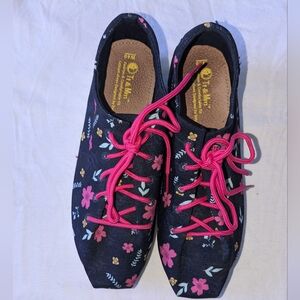 🍒5 for $30🍒 Floral slipper style sneakers